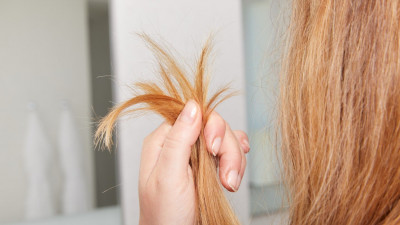Ini 4 Ciri-Ciri Rambut Rusak, Segera Lakukan Perawatan!
